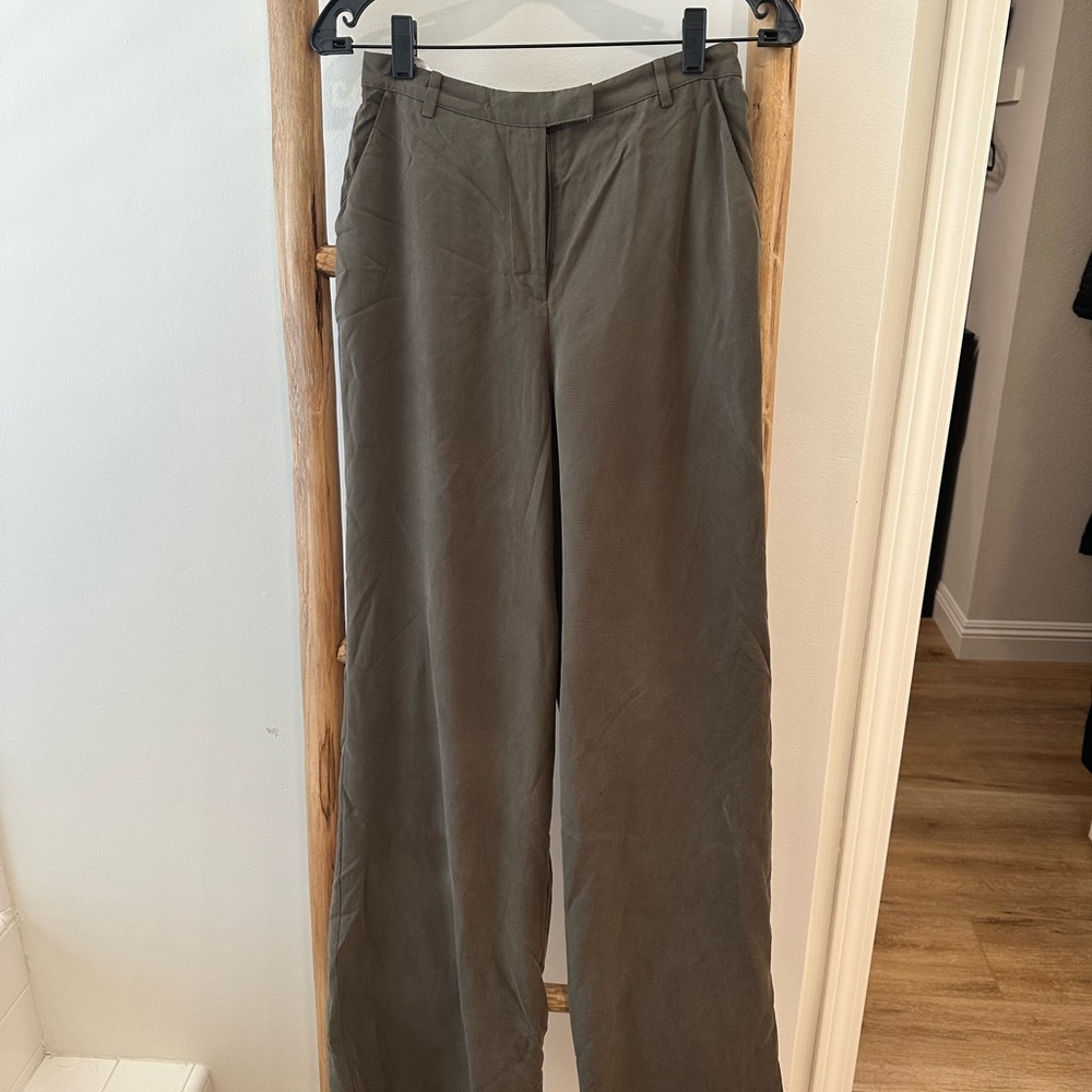 Lover and Friends Wide leg pants in Khaki SIZE SMALL